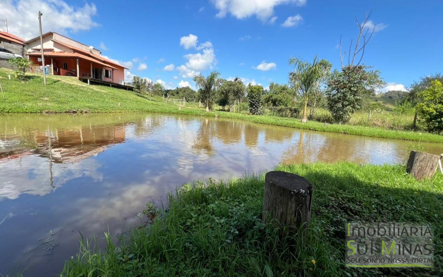 Chácara em condomínio com 1770m ² a Venda no Córrego do Bom Jesus cod2440 (15)