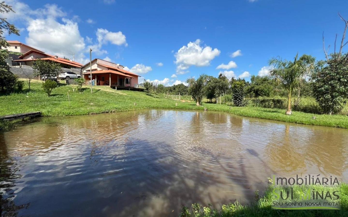 Chácara em condomínio com 1770m ² a Venda no Córrego do Bom Jesus cod2440 (16)