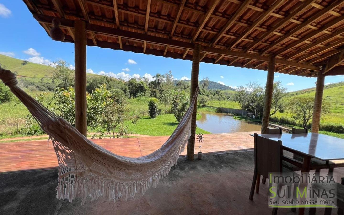 Chácara em condomínio com 1770m ² a Venda no Córrego do Bom Jesus cod2440 (2)