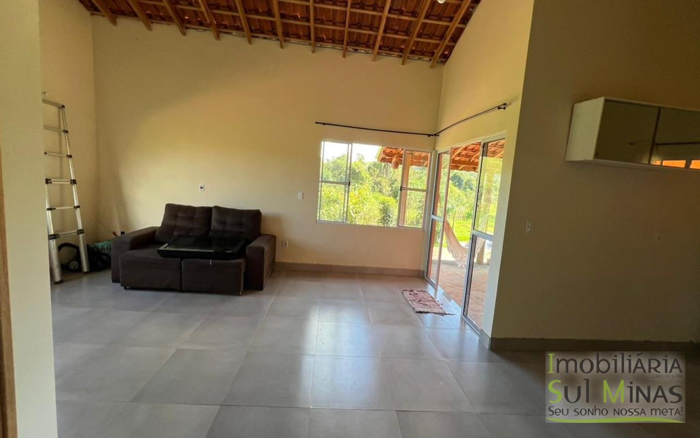 Chácara em condomínio com 1770m ² a Venda no Córrego do Bom Jesus cod2440 (20)