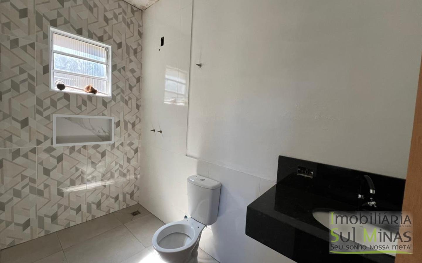 Chácara em condomínio com 1770m ² a Venda no Córrego do Bom Jesus cod2440 (23)