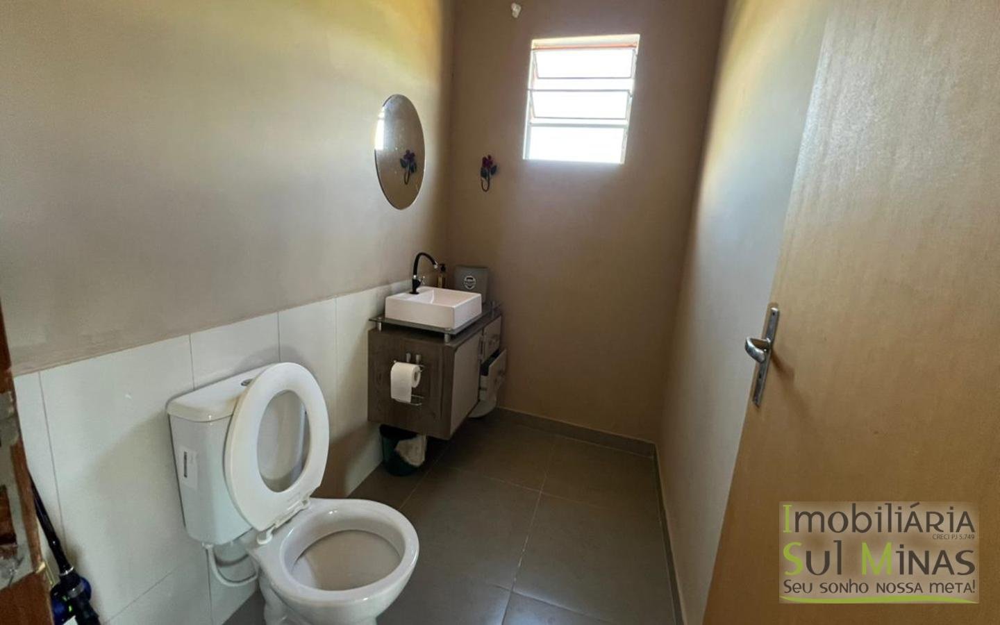 Chácara em condomínio com 1770m ² a Venda no Córrego do Bom Jesus cod2440 (27)