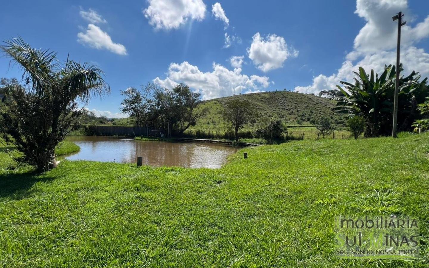 Chácara em condomínio com 1770m ² a Venda no Córrego do Bom Jesus cod2440 (3)