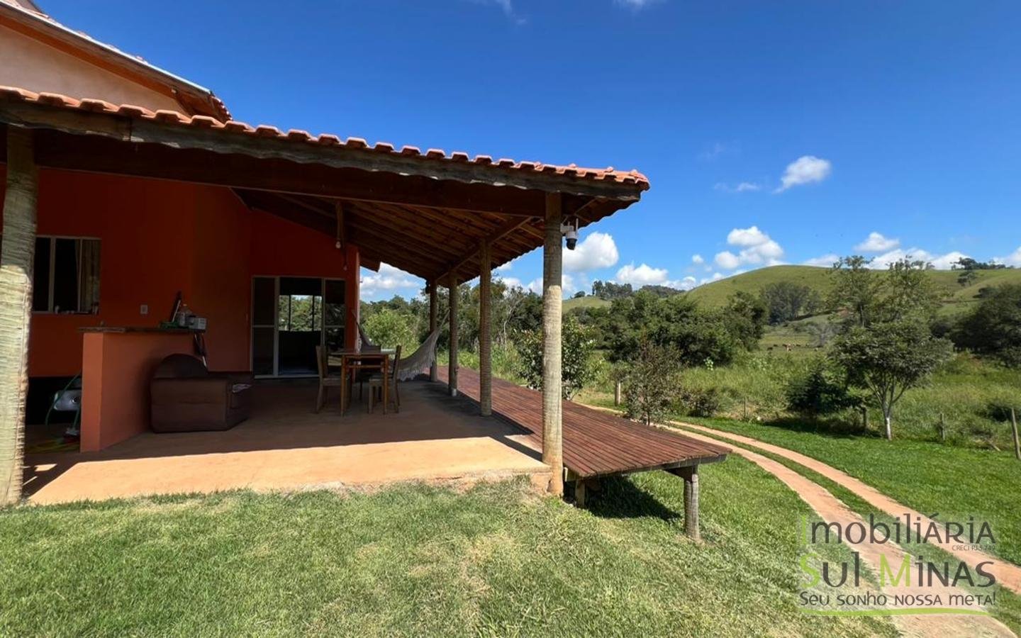 Chácara em condomínio com 1770m ² a Venda no Córrego do Bom Jesus cod2440 (32)