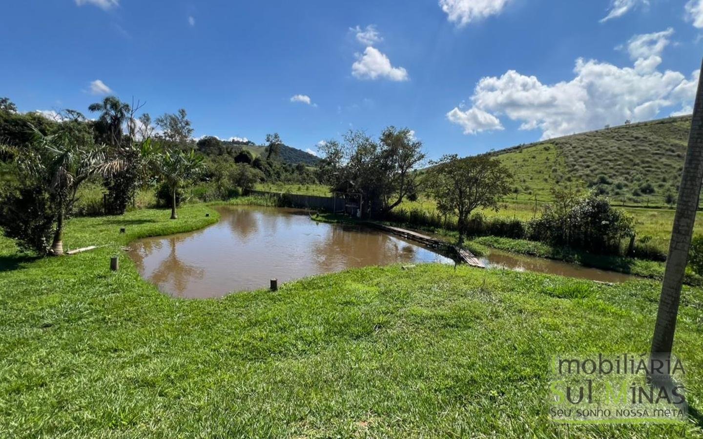 Chácara em condomínio com 1770m ² a Venda no Córrego do Bom Jesus cod2440 (4)