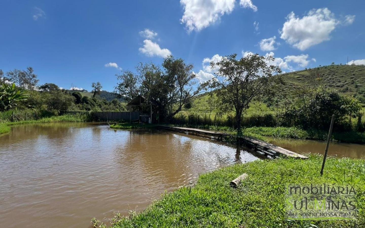 Chácara em condomínio com 1770m ² a Venda no Córrego do Bom Jesus cod2440 (6)