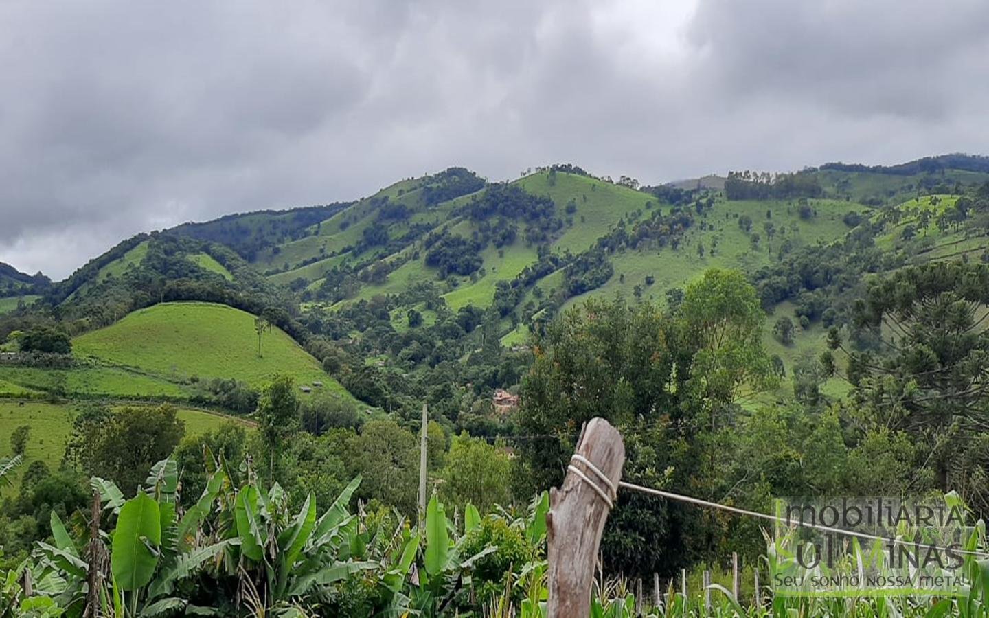 Chácara no Córrego do Bom Jesus MG com 2.000 m² Cod 1266 (1)