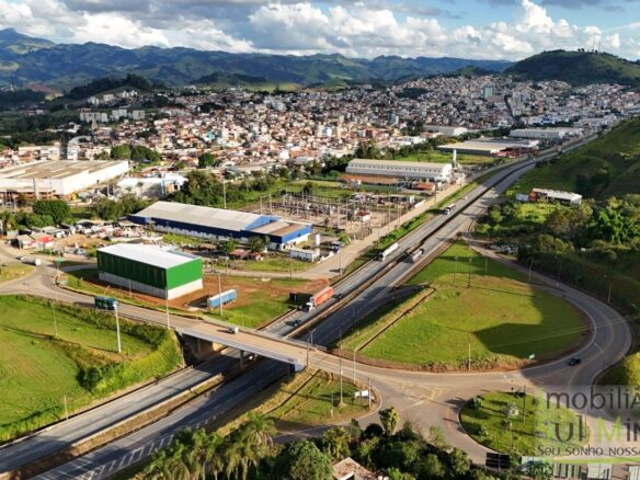 Galpão para Locação em Cambuí/MG – 1.200 m² | 3 Docas | Acesso Fernão Dias