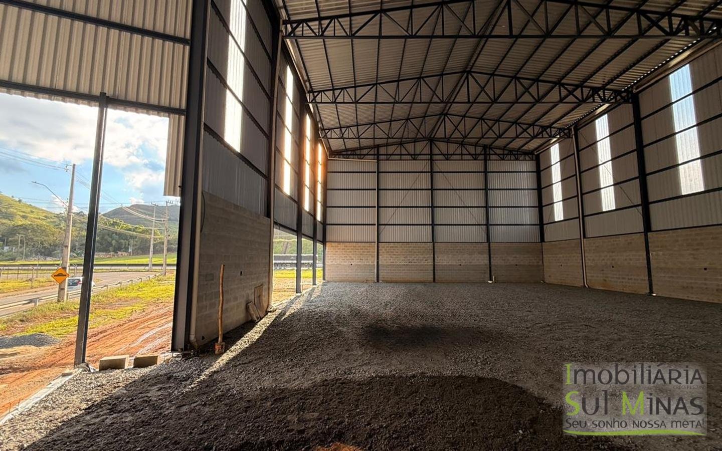 Galpão para Locação em CambuíMG – 1.200 m2 cod2430 (9)