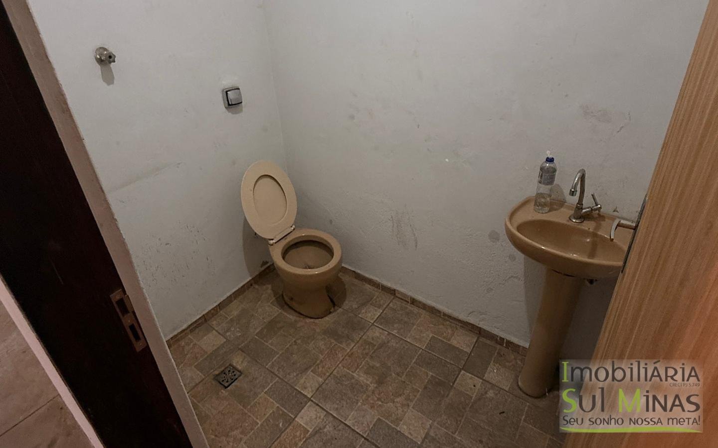 Galpão para Locação – 200 m² Avenida de Alto Fluxo cod2447 (4)