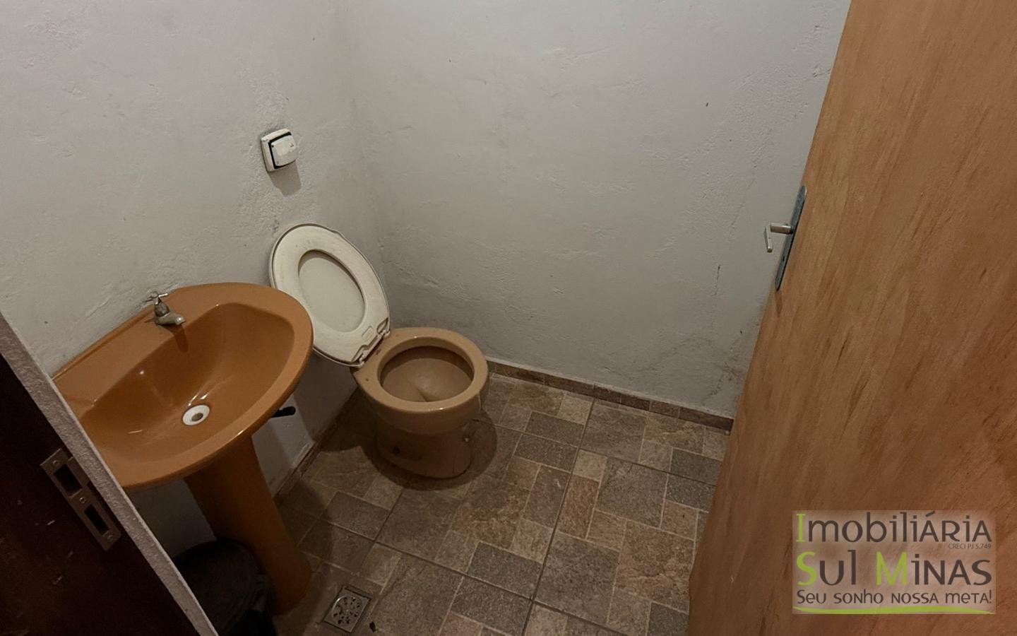 Galpão para Locação – 200 m² Avenida de Alto Fluxo cod2447 (7)