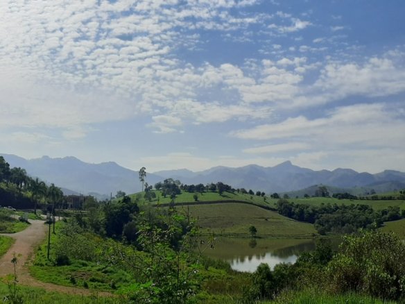 Lote a Venda em Cambuí MG  de 828 m² medindo 24 metros de frente e 34,50 de lateral (3)