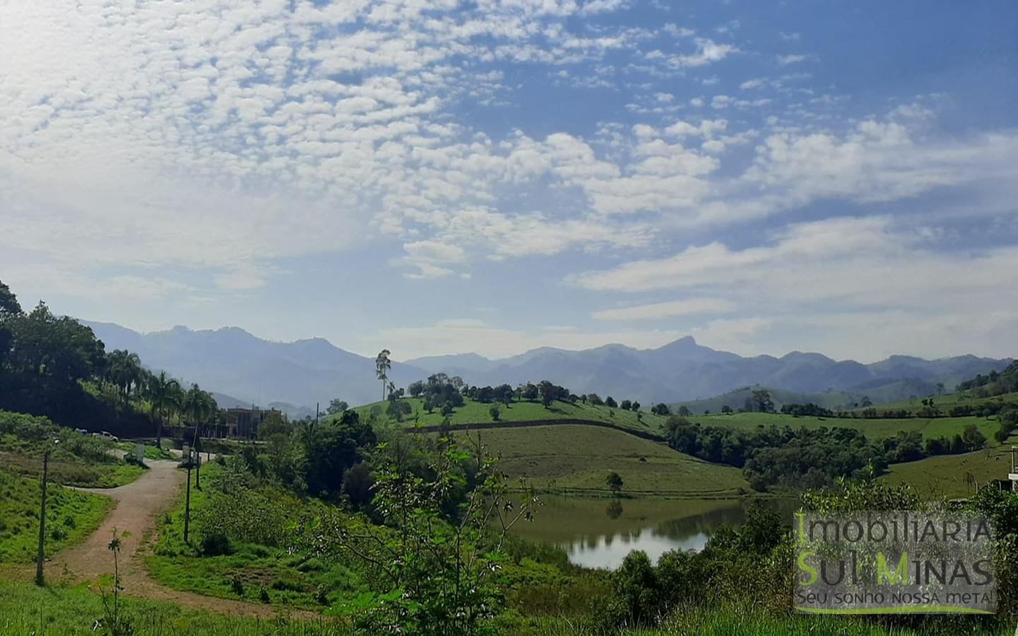 Lote a Venda em Cambuí MG  de 828 m² medindo 24 metros de frente e 34,50 de lateral (3)