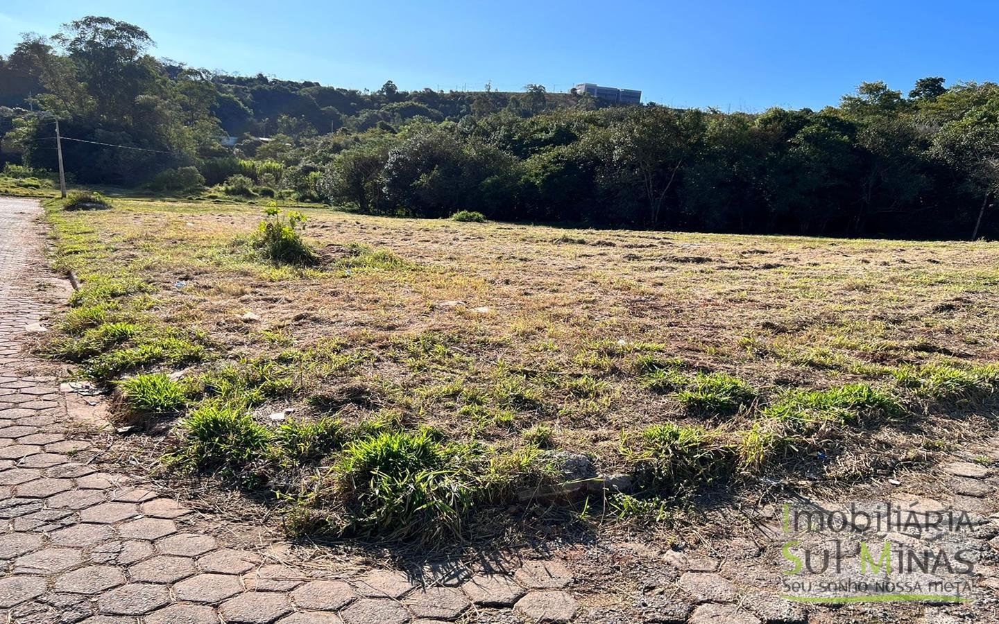 Lote a Venda em Cambuí MG de Esquina com 277 m² Cód. 1716 (1)