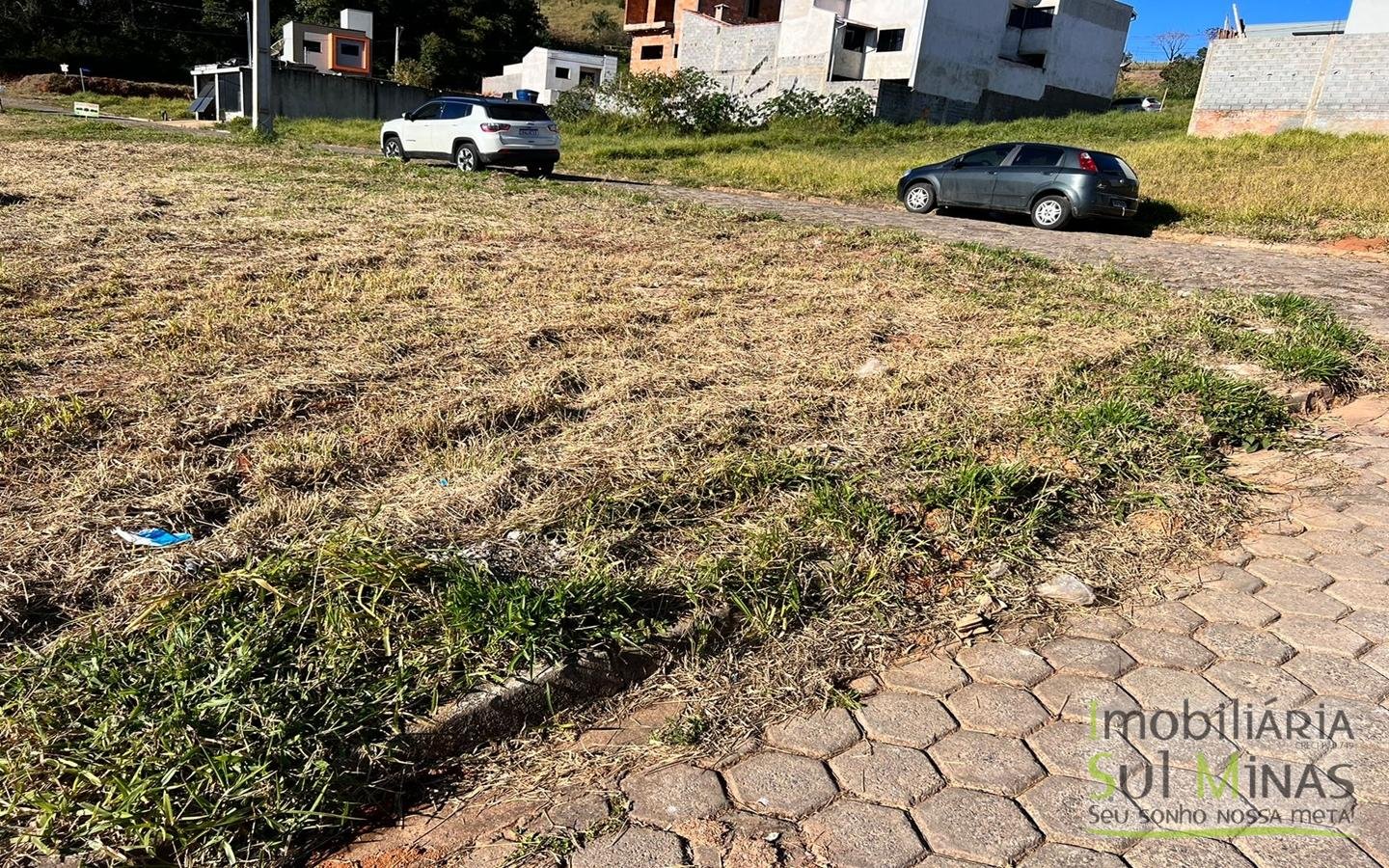 Lote a Venda em Cambuí MG de Esquina com 277 m² Cód. 1716 (2)