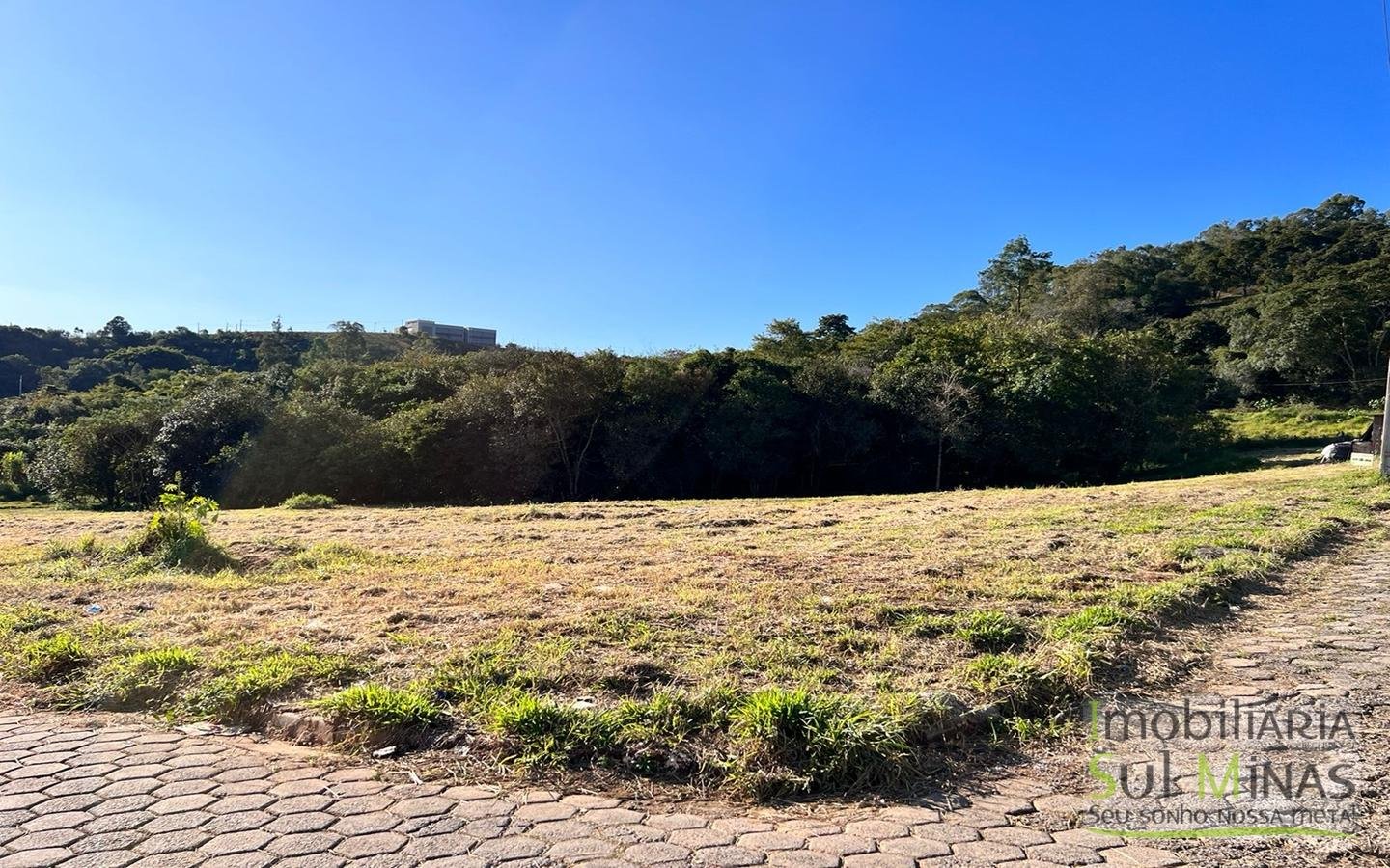 Lote a Venda em Cambuí MG de Esquina com 277 m² Cód. 1716 (3)