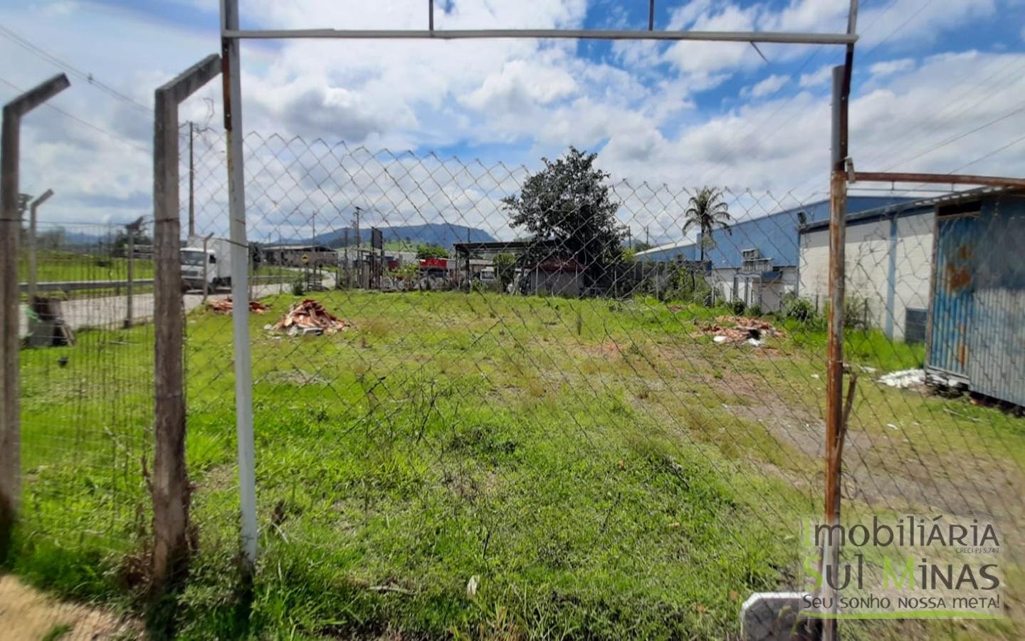 Lote a venda em Cambuí, próximo a rotatória 1.095 m² Cod. 1388 (1)