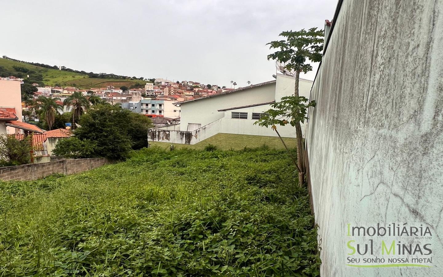 Lote a venda no Centro de Cambuí MG  311,45 m ² Cod. 1884 (2)