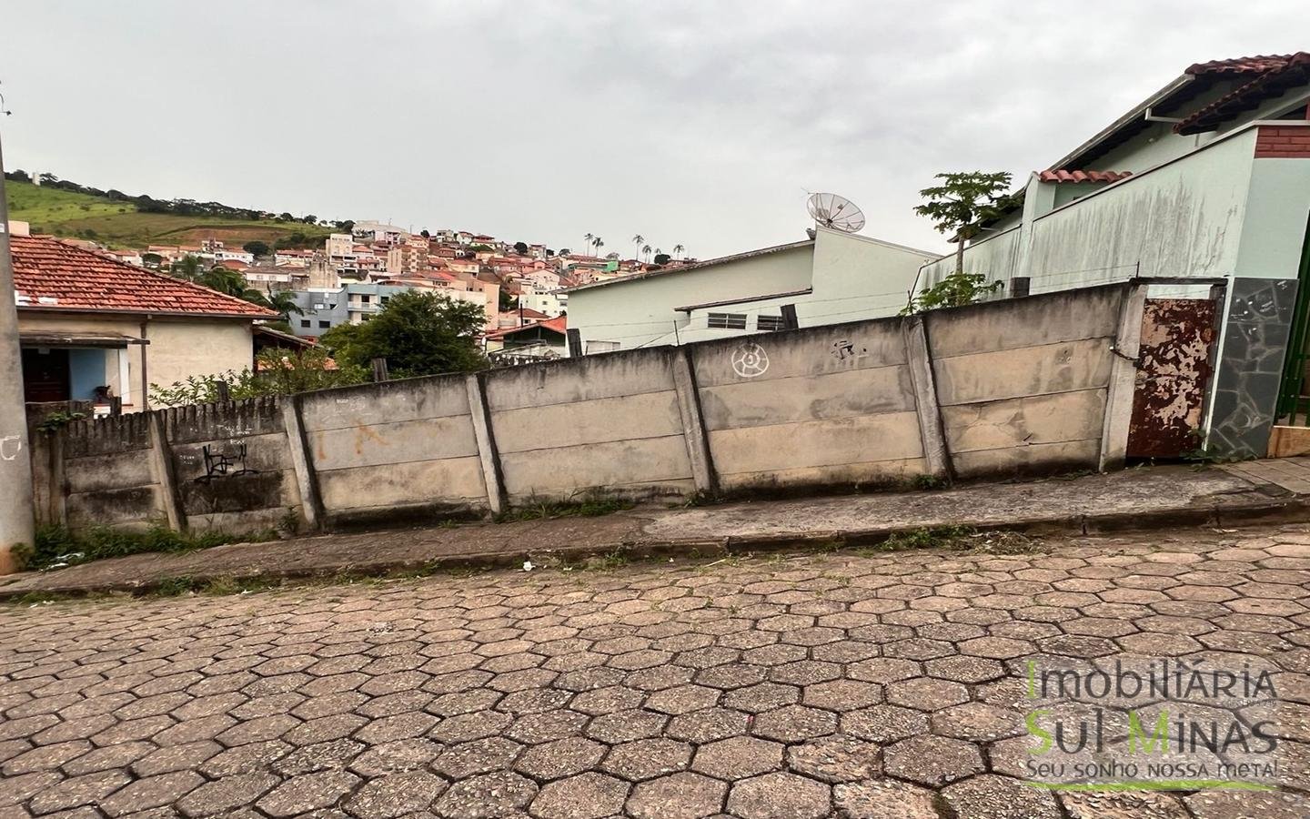 Lote a venda no Centro de Cambuí MG  311,45 m ² Cod. 1884 (5)