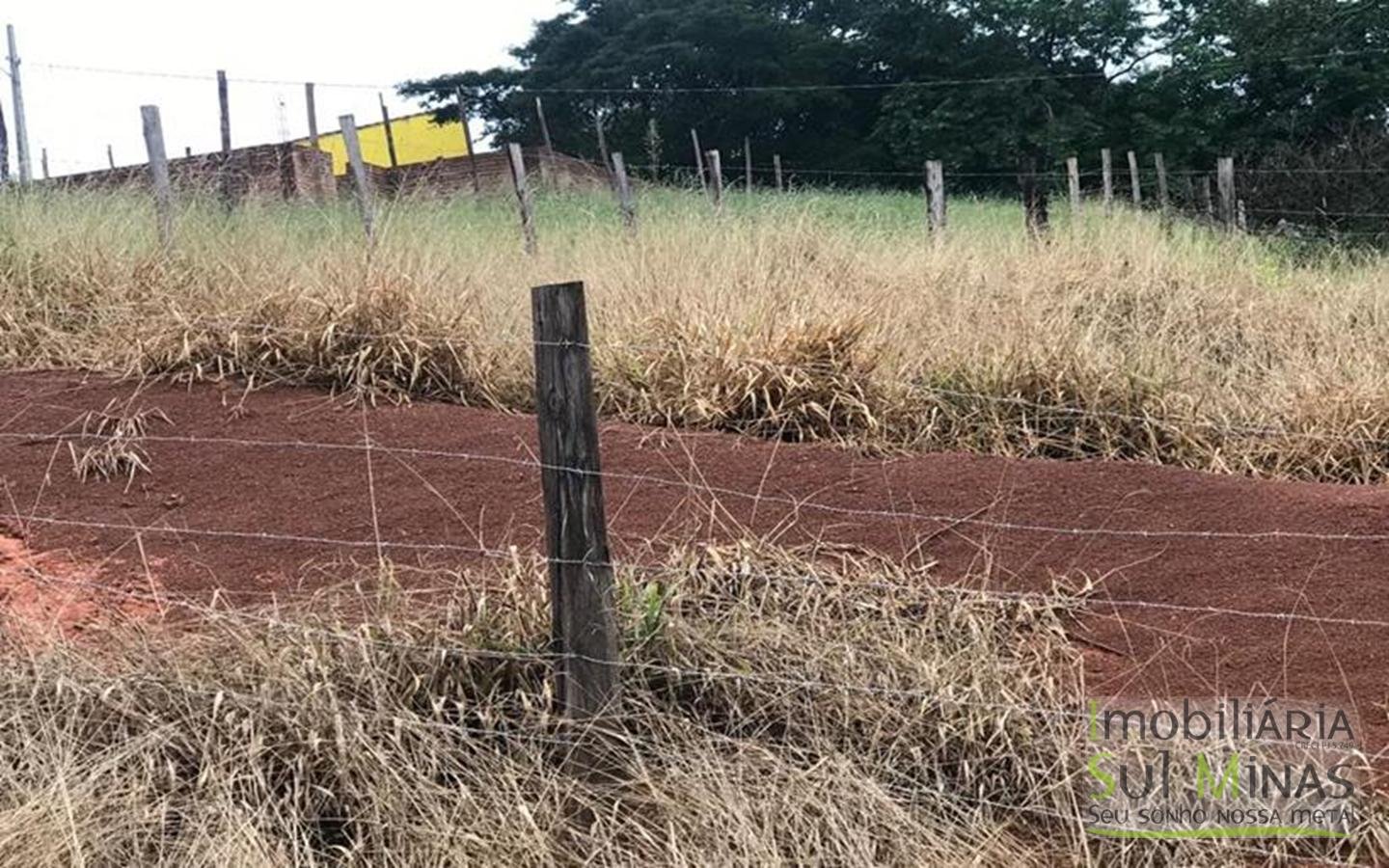 Lote de 160 m² com 8 metros de frente a Venda em Cambuí MG Cód. 1748 (1)