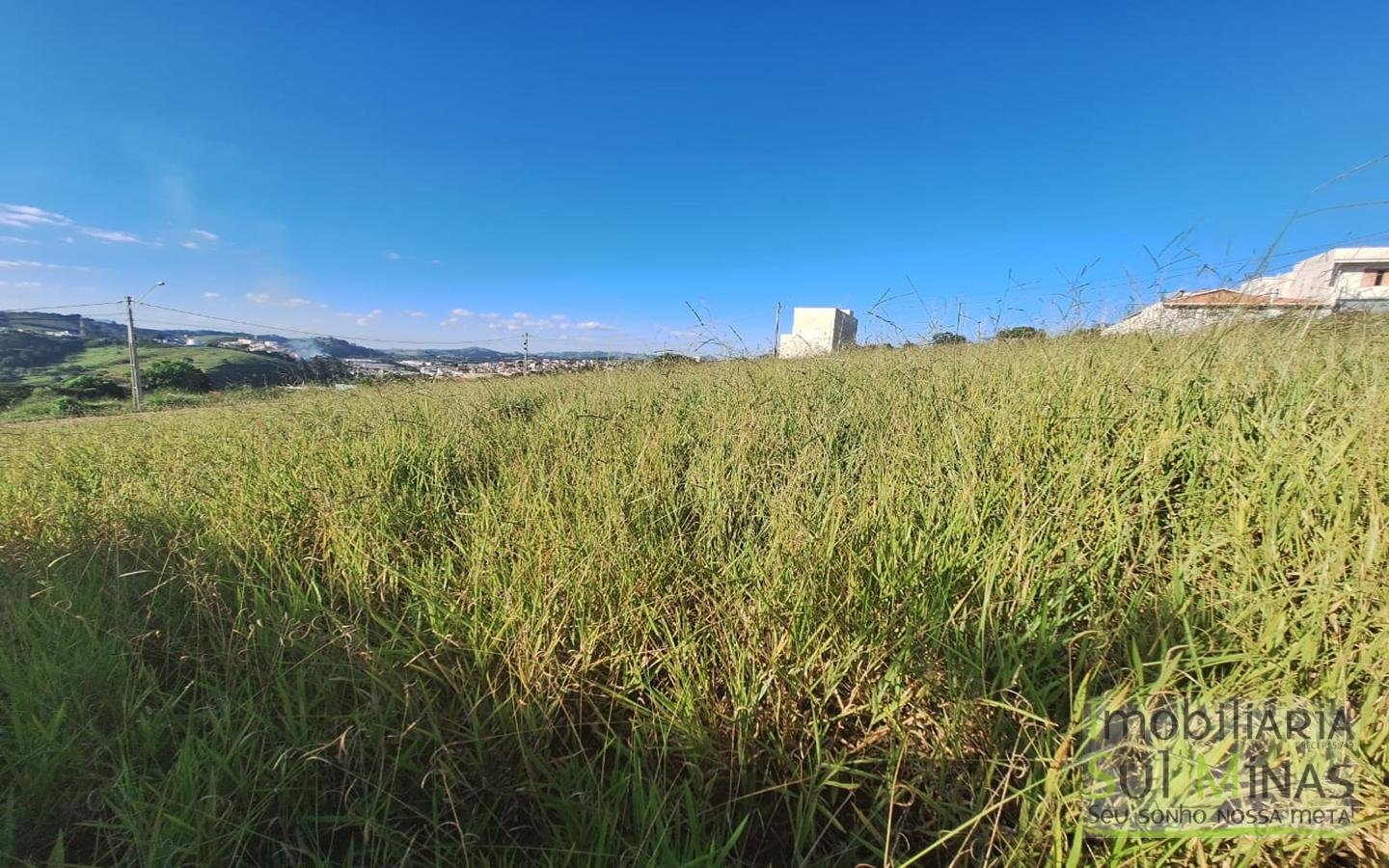 Lote de 250m² a Venda a 1km do centro de Cambuí MG Cod. 1951 (1)