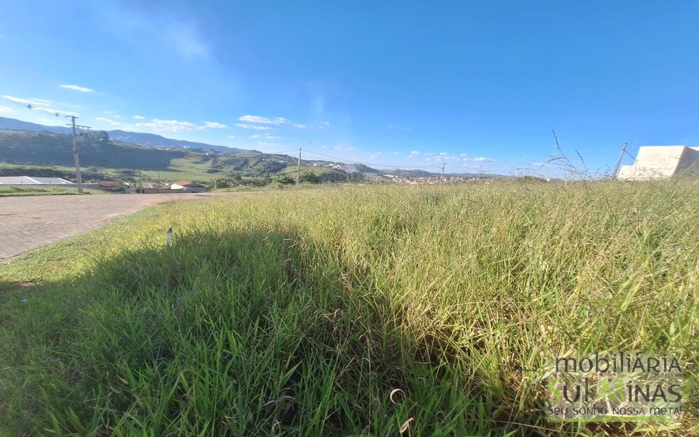 Lote de 250m² a Venda a 1km do centro de Cambuí MG Cod. 1951 (2)