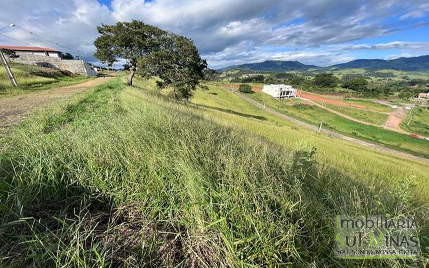 Lote de 828 m² à Venda em Cambuí MG (2)