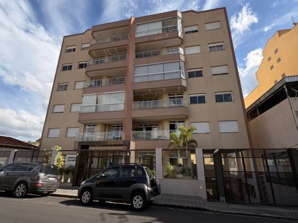 Apartamento Alto Padrão com 140 m² a Venda em Cambuí MG cod1592