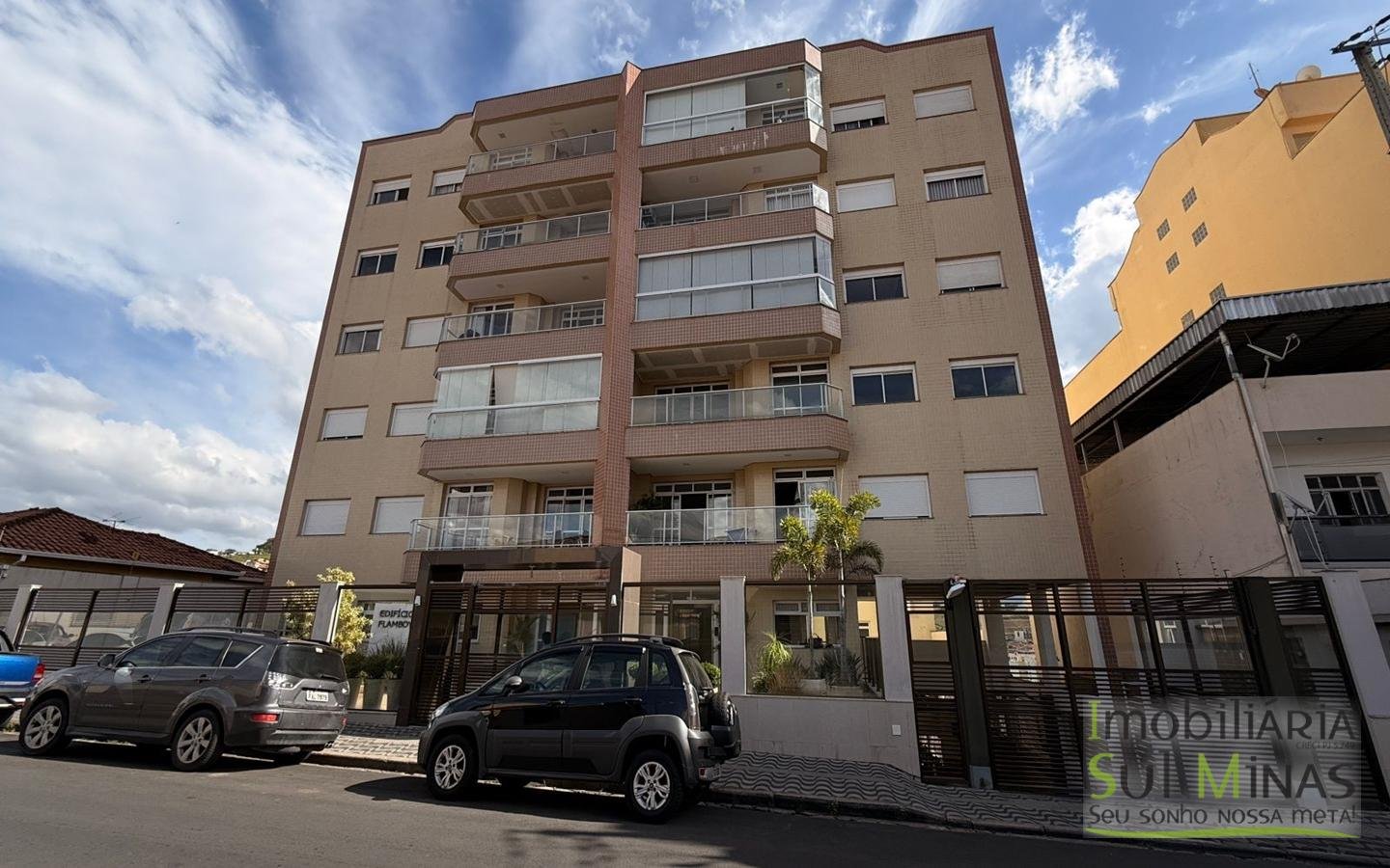 Apartamento Alto Padrão com 140 m² a Venda em Cambuí MG cod1592