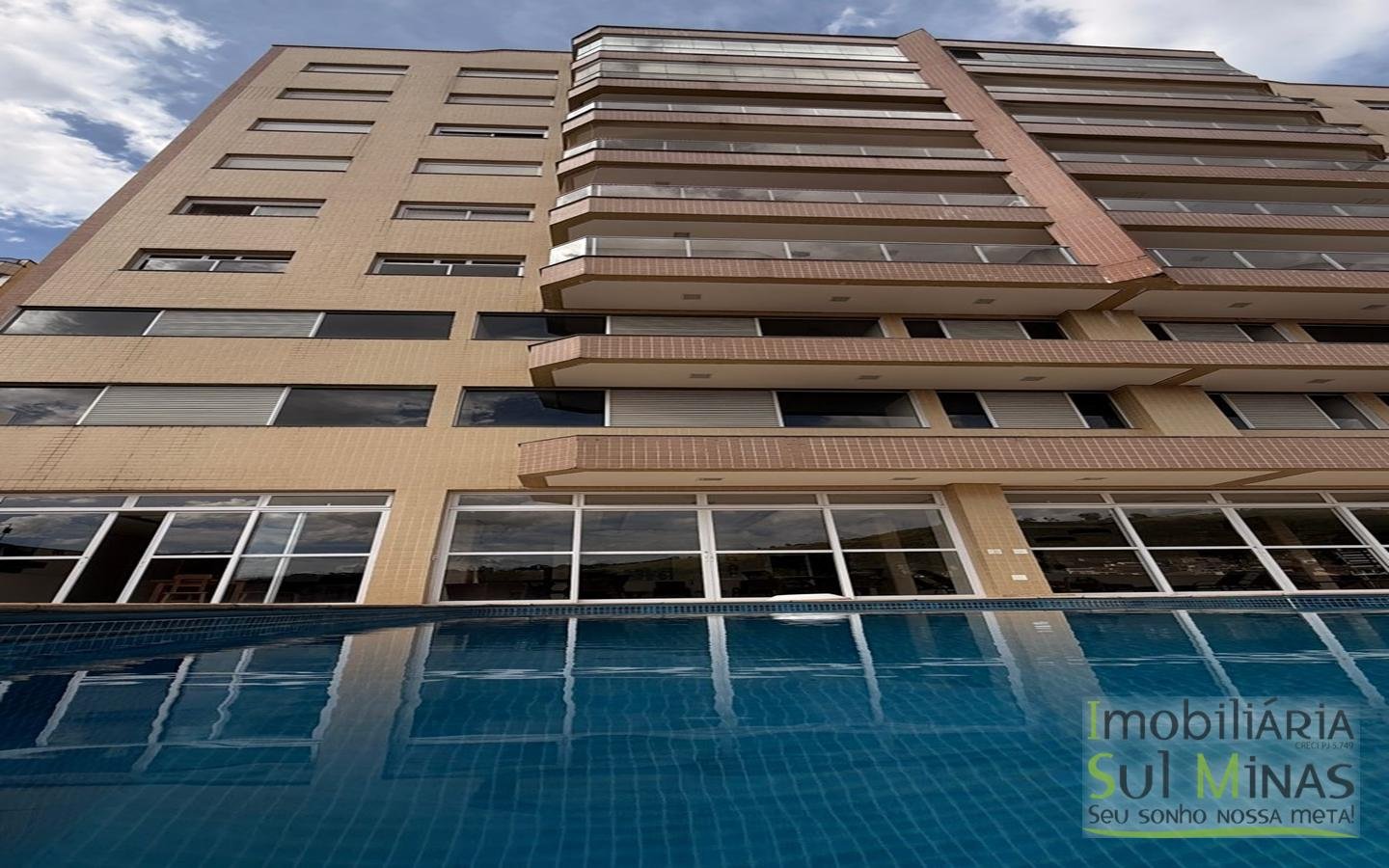 Apartamento Alto Padrão para Locação no Centro de Cambuímg cod2456 (1)