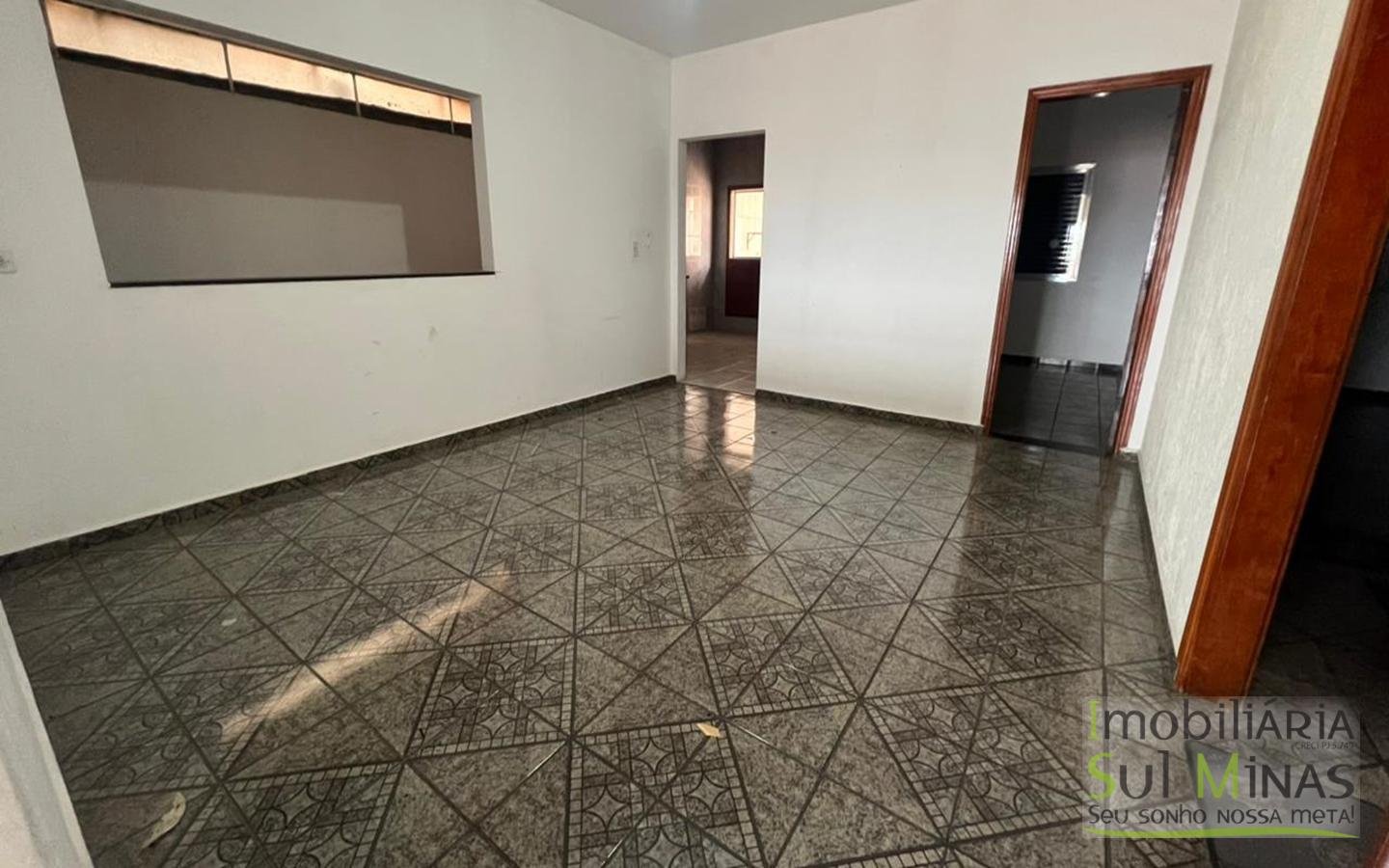 Apartamento Amplo e Com Quintal Para Locação em Cambuí MG cod2466 (1)