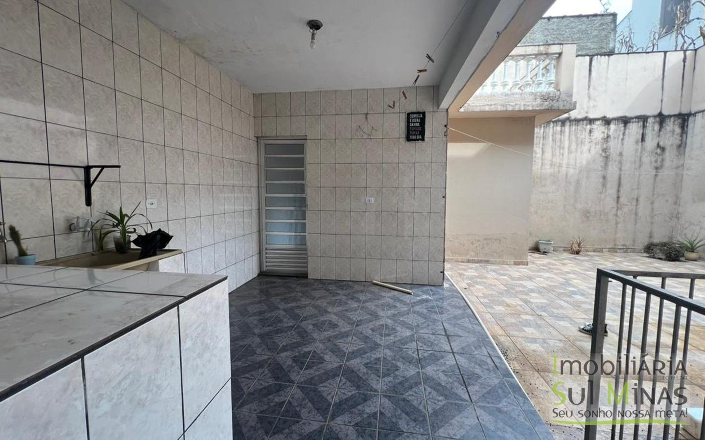 Apartamento Amplo e Com Quintal Para Locação em Cambuí MG cod2466 (11)
