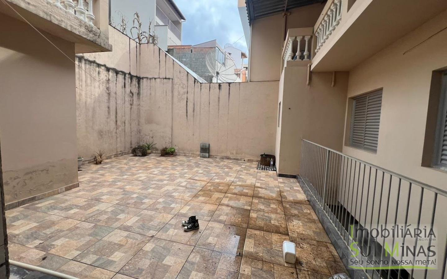 Apartamento Amplo e Com Quintal Para Locação em Cambuí MG cod2466 (12)
