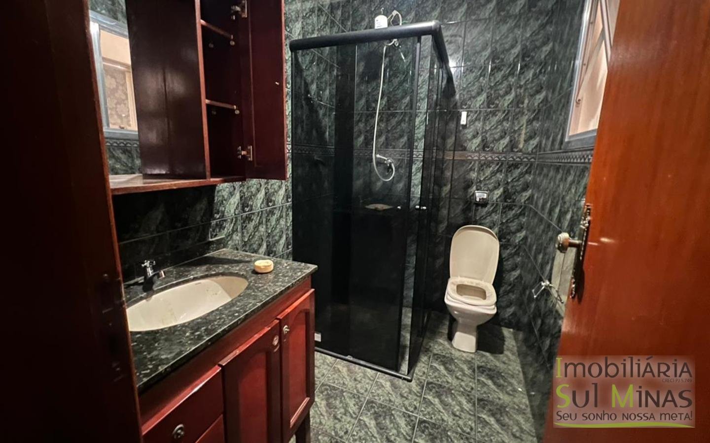 Apartamento Amplo e Com Quintal Para Locação em Cambuí MG cod2466 (5)