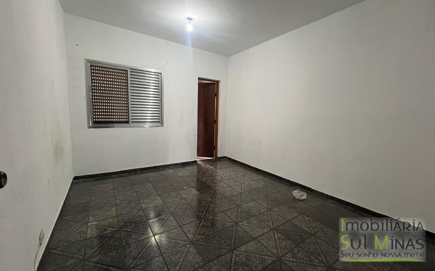Apartamento Amplo e Com Quintal Para Locação em Cambuí MG cod2466 (7)