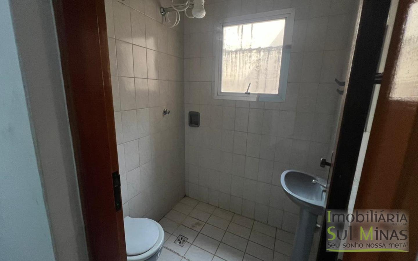 Apartamento Amplo e Com Quintal Para Locação em Cambuí MG cod2466 (8)