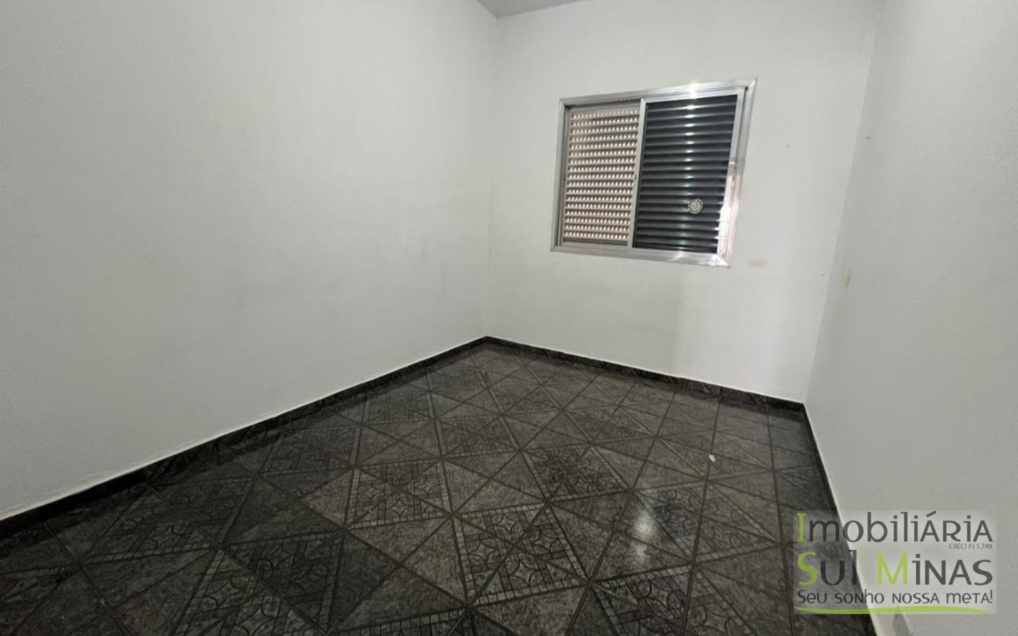 Apartamento Amplo e Com Quintal Para Locação em Cambuí MG cod2466 (9)