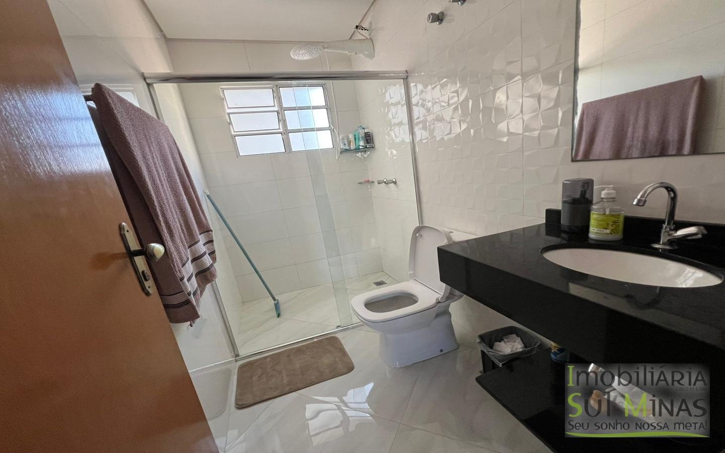 Apartamento com 102 m² no Centro à Venda em Cambuí MG Cód. 2136 (5)