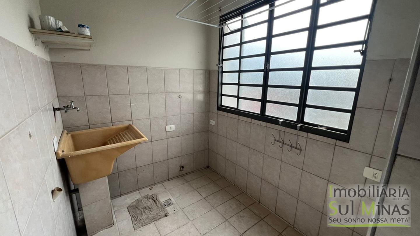 Apartamento para locação no centro de Cambui MG sem garagem (2)
