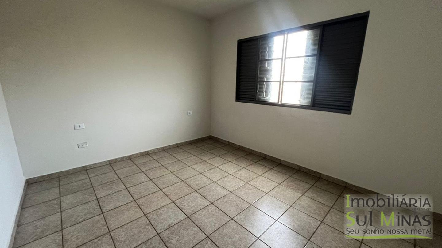 Apartamento para locação no centro de Cambui MG sem garagem (5)