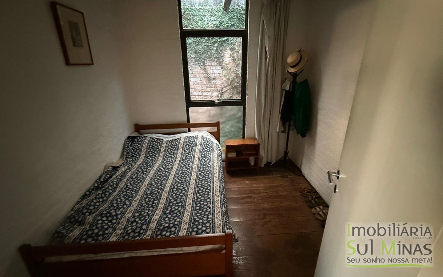 Casa Ampla à Venda no Centro de CambuíMG com Piscina e Lareiracod2453 (16)