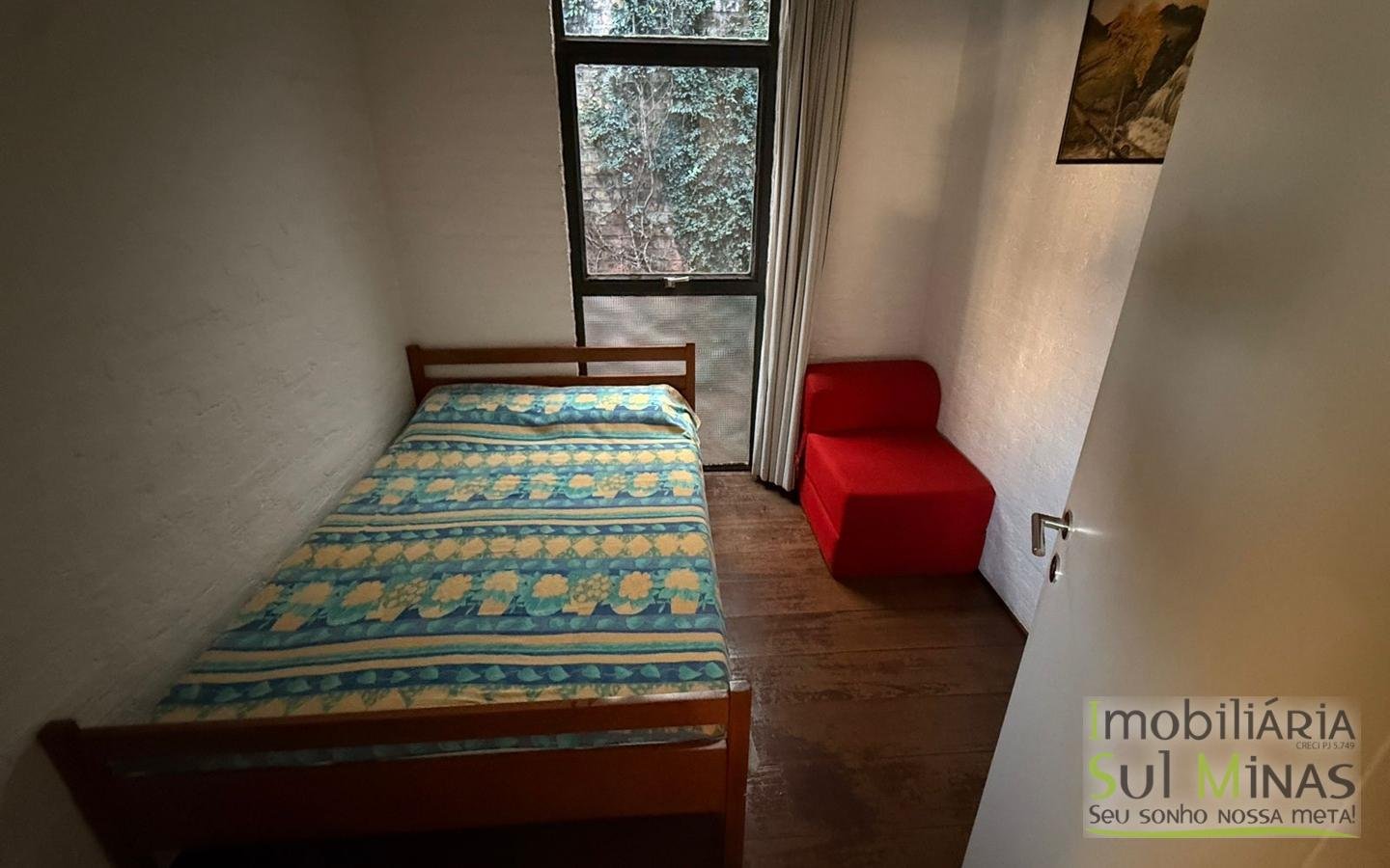 Casa Ampla à Venda no Centro de CambuíMG com Piscina e Lareiracod2453 (17)