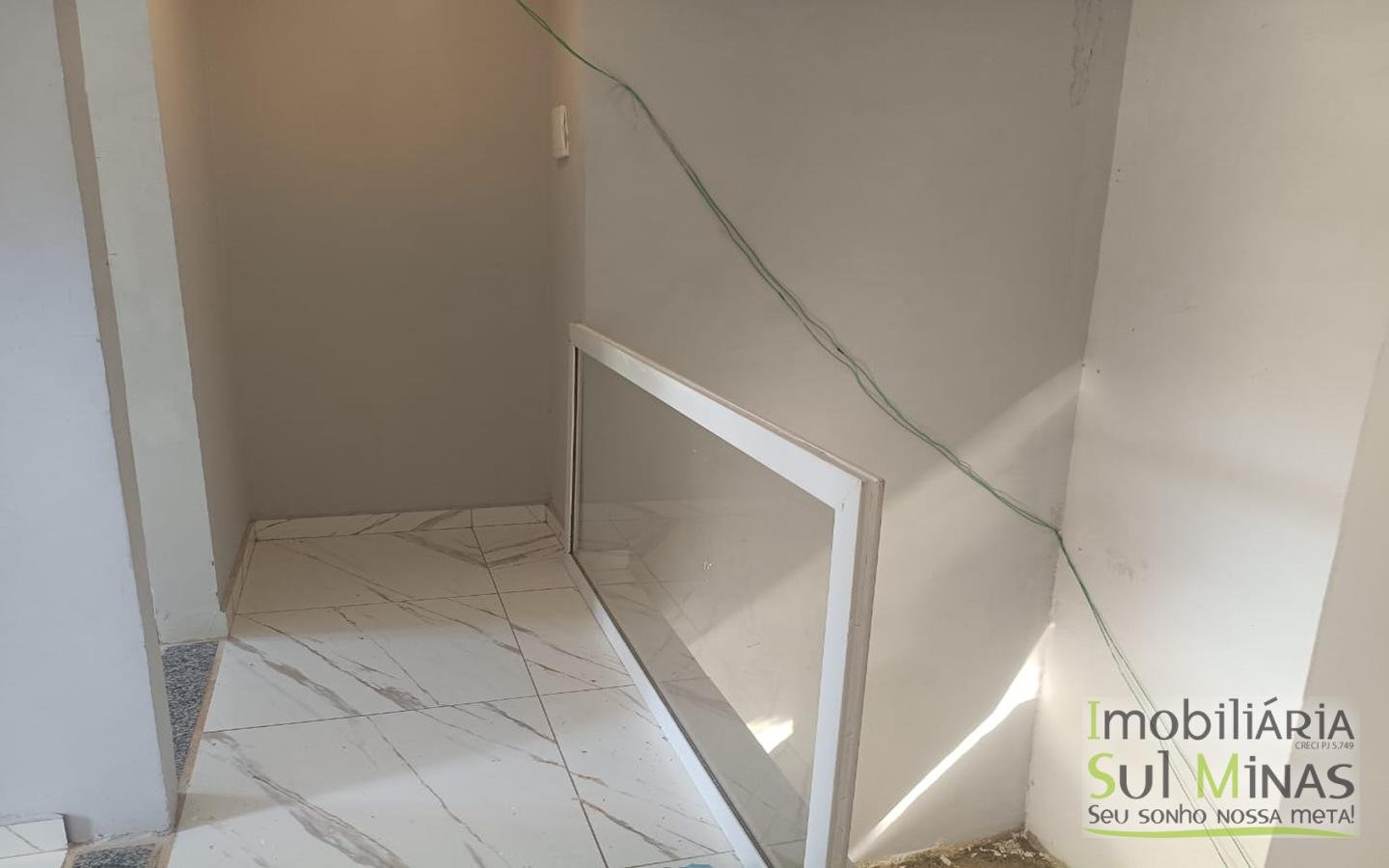 Casa Com 2 Quartos e Amplo Terreno À Venda em Cambuí MG cod2472 (2)