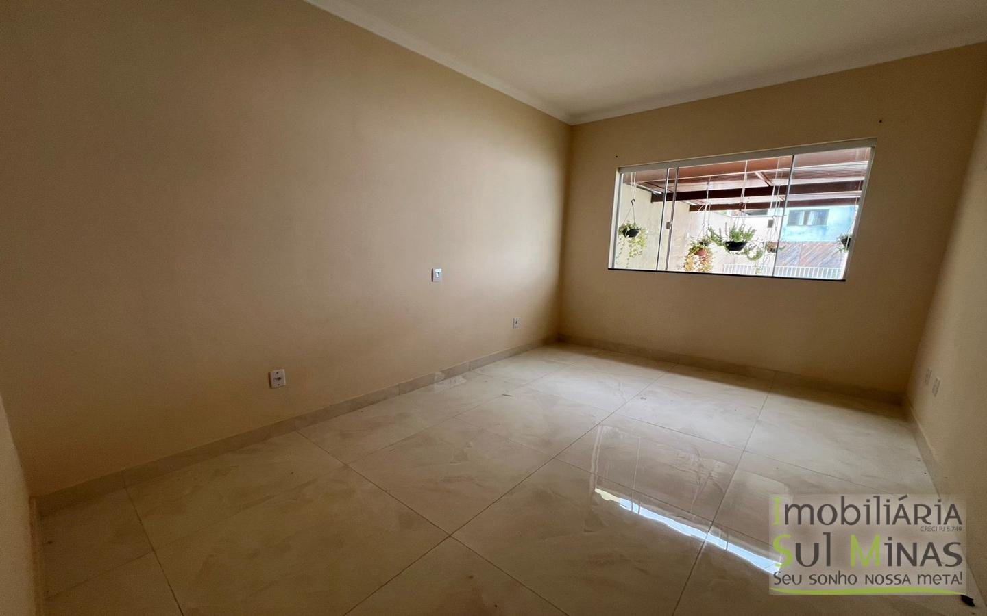Casa Plana Para Locação em Ótimo Bairro no Córrego do Bom Jesus MG (15)