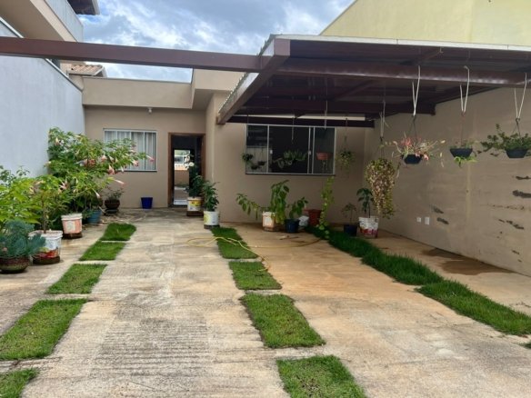 Casa Plana Para Locação em Ótimo Bairro no Córrego do Bom Jesus MG (8)