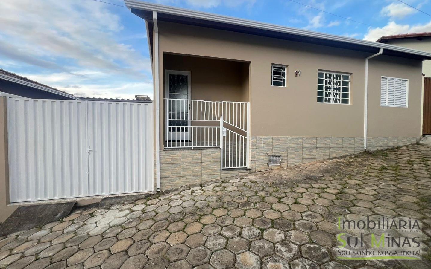 Casa de 2 dormitórios em Ótimo Bairro Á Venda em Cambuí MG cod2469 (5) Casa de 2 dormitórios em Ótimo Bairro Á Venda em Cambuí MG cod2469 (5)