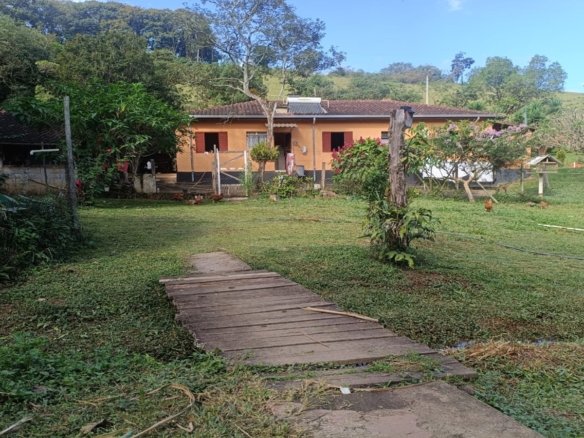 Chácara Completa à Venda em CambuíMG cod2471 (29)