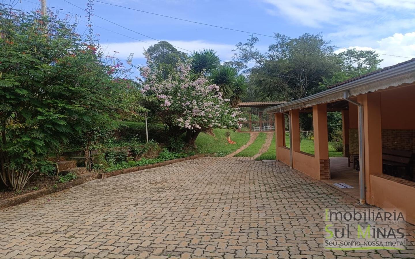 Chácara Completa à Venda em CambuíMG cod2471 (37)