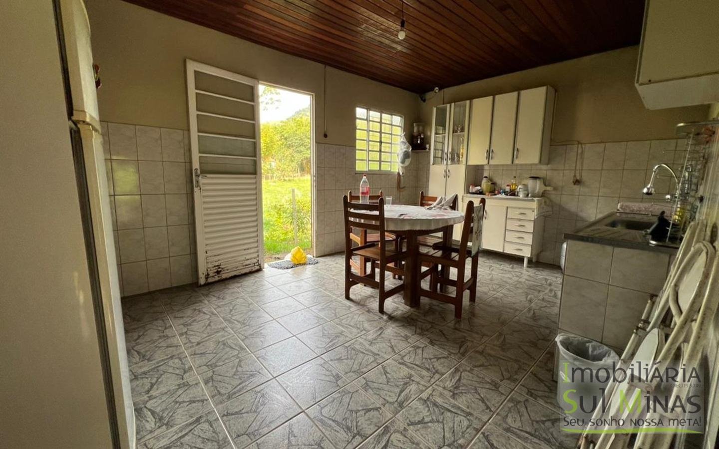 Chácara à venda em EstivaMG – apenas 100 metros do asfalto (16)