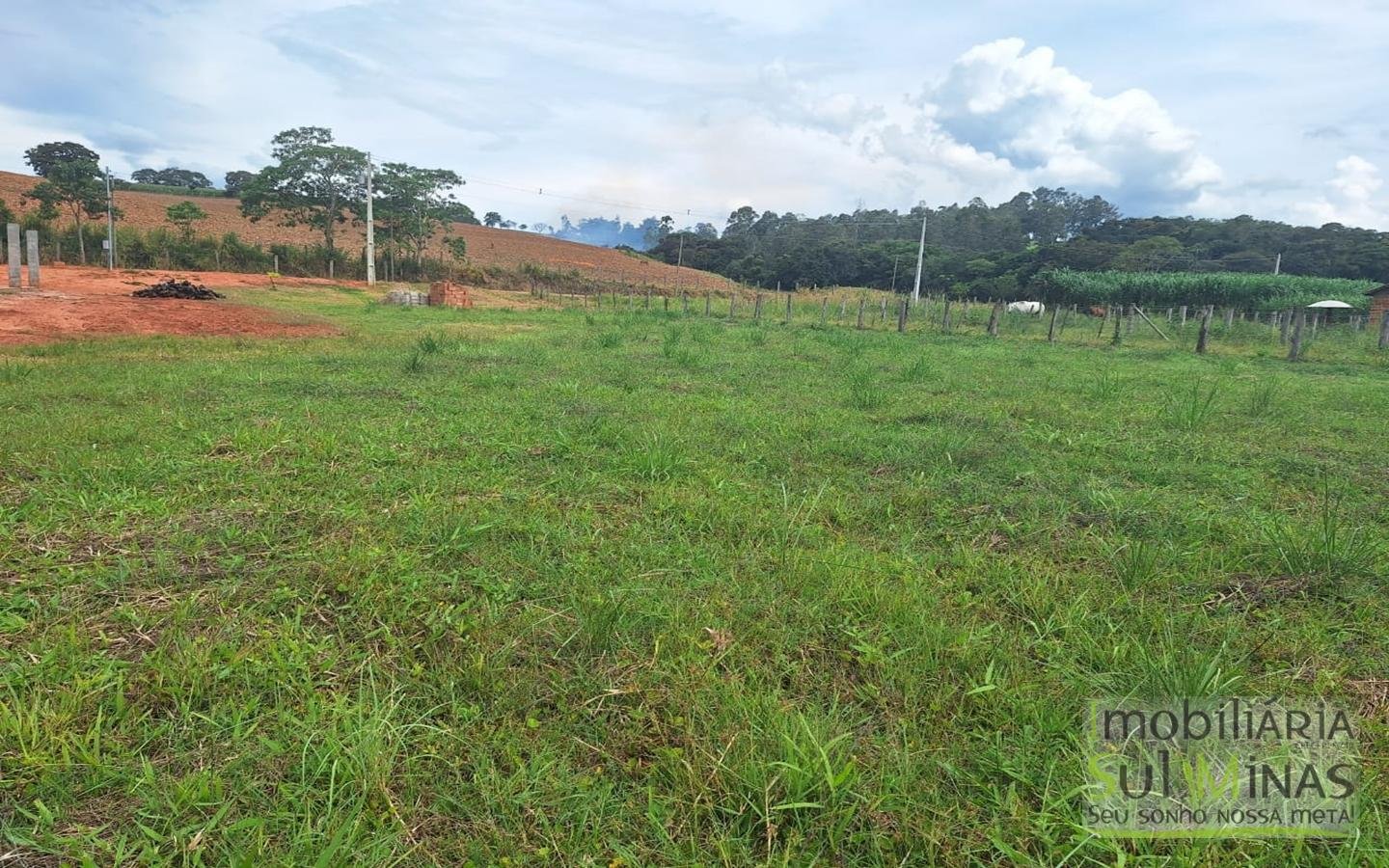 Chácara de 3.600m² a 18km de Pouso Alegre MG à Venda Cod. 1910 (19)